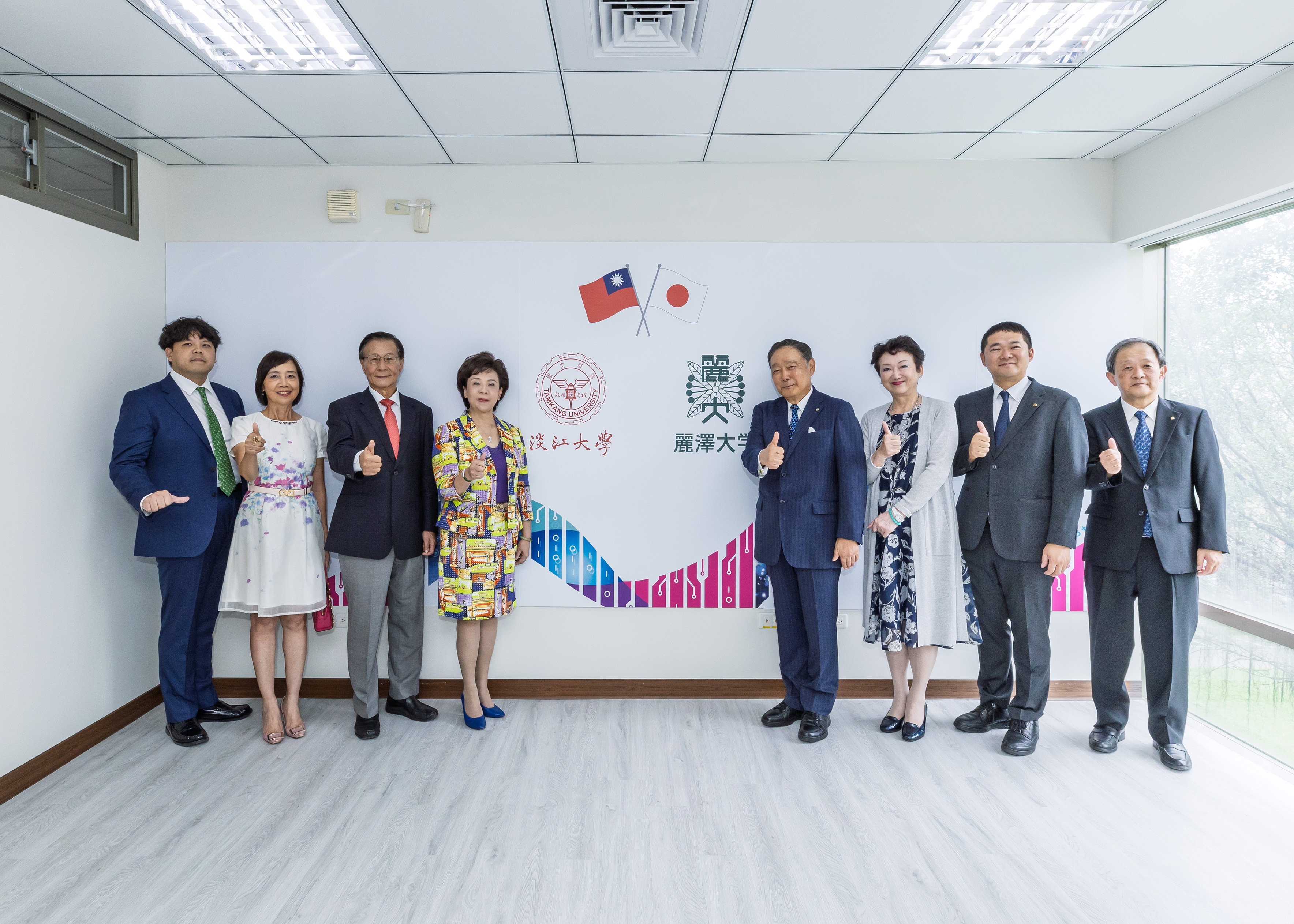 出席「淡麗中心啟用剪綵儀式」